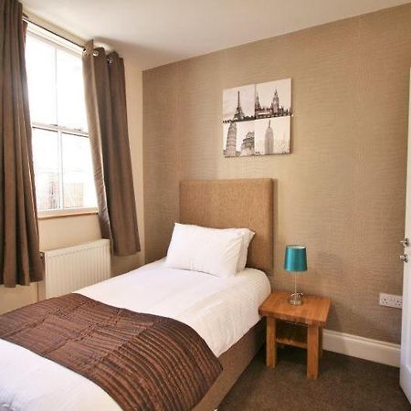 Central Studios Gloucester Place By Roomsbooked Cheltenham Exterior photo